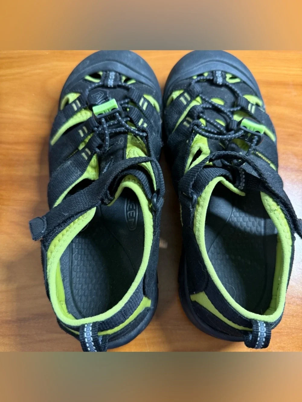 Keen Newport H2 Sandal Water Shoe Hiking Closed Toe Black Green‎ Bungee W5